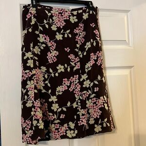Ann Taylor Loft skirt sz 10 fully lined with a brown silk lining
